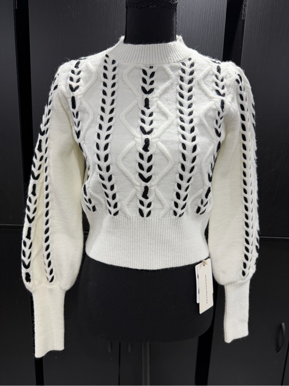 Commense White Cable-Knit Sweater with Black Contrast Stitching